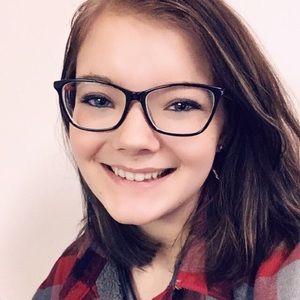 Meet your Posher, Kayla